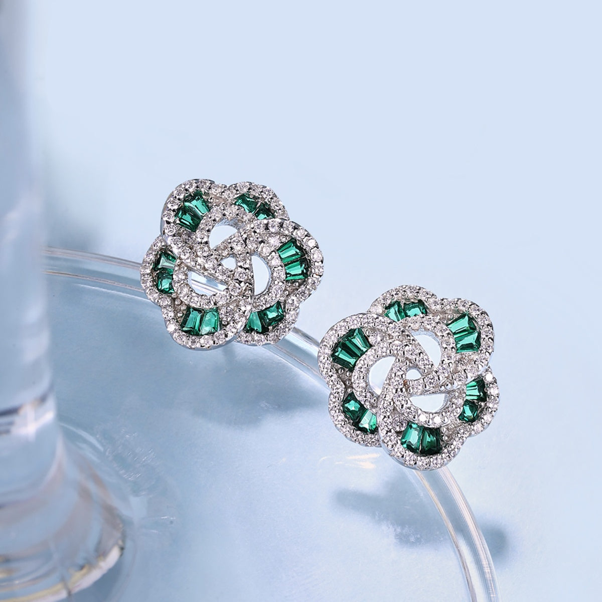 [Vivid Aurora]Exquisite Flower Shape Daily Earrings